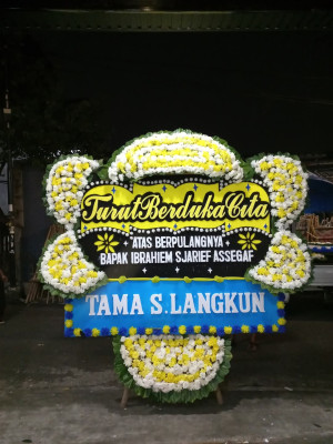 Papan Bunga Duka di Balongpanggang
